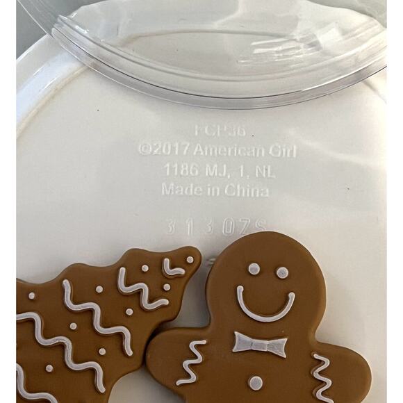American Girl Cookies For Santa Dome Platter Doll Size Christmas Gingerbread New - Picture 4 of 9